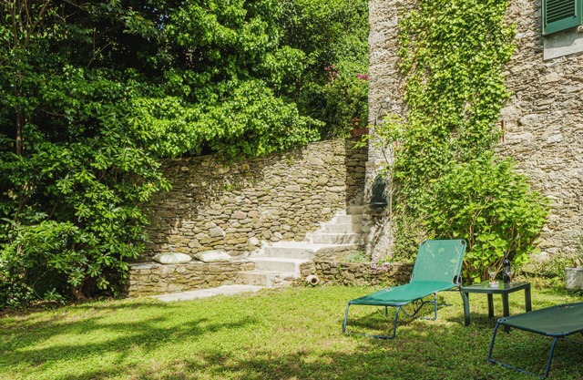 Stunning private villa for 4 guests with WIFI, TV, terrace and pets allowed