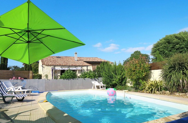 Stunning private villa for 5 people with pool, WIFI, TV and terrace