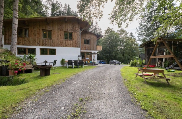 Stunning private villa for 38 people with WIFI, TV and patio