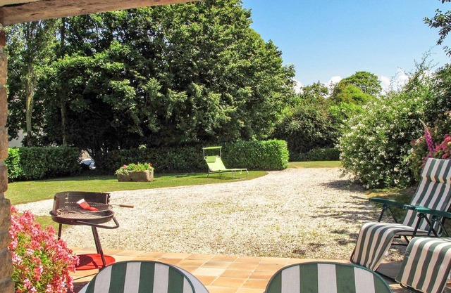 Stunning private villa for 4 people with TV, terrace and parking