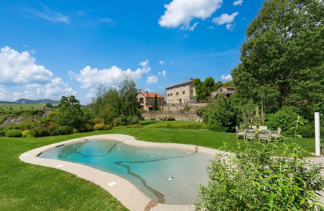 Stunning private villa for 18 people with A/C, private pool, WIFI, TV, patio and panoramic view