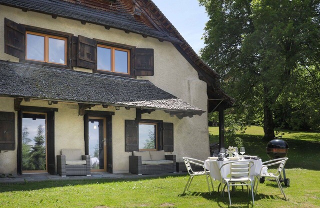 Stunning private villa with WIFI, TV, terrace, pets allowed, panoramic view and parking