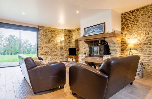 Stunning private villa for 4 people with WIFI, TV, terrace, pets allowed and parking