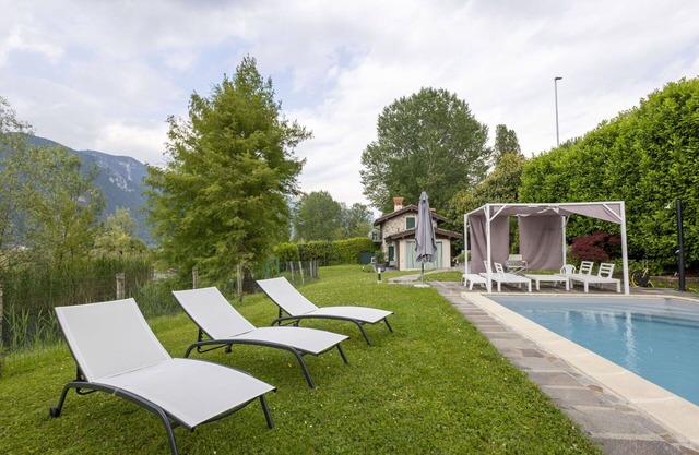 Stunning private villa for 6 people with WIFI, A/C, private pool, TV, patio and pets allowed