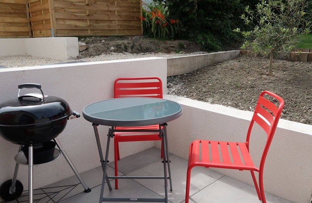 Stunning private villa for 4 guests with WIFI, TV, terrace, pets allowed and parking