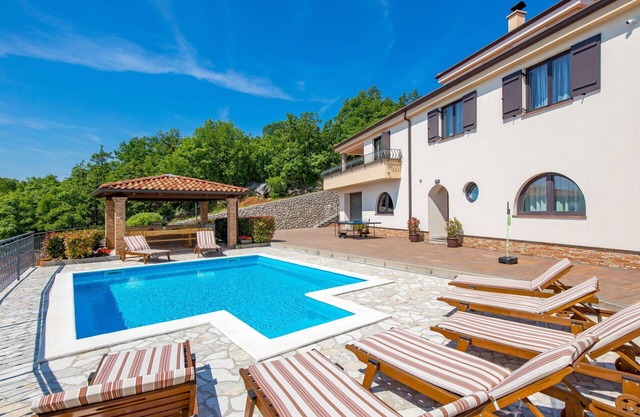 Stunning private villa for 12 guests with private pool, WIFI, A/C, TV and patio