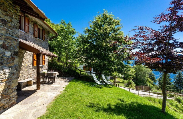 Stunning private villa for 6 people with WIFI, terrace and pets allowed
