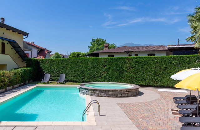 Stunning private villa for 4 people with A/C, WIFI, pool, TV, terrace and pets allowed