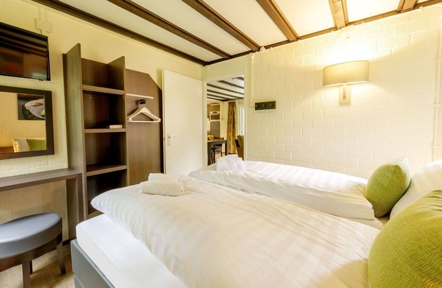 Stunning private villa for 2 people with WIFI, pool, hot tub, TV, terrace and parking