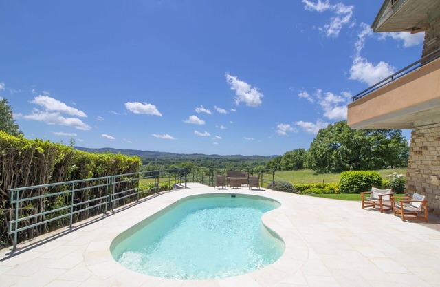 Stunning private villa with A/C, WIFI, private pool, TV, terrace, pets allowed and parking