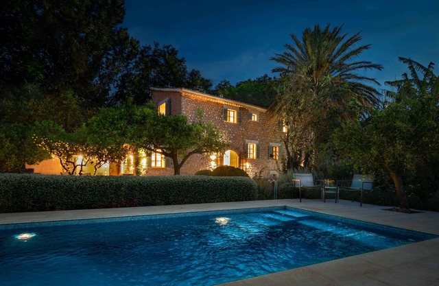 Stunning, recently restored luxury 1730 Finca, Pool, Orchard, Mountain views, Wi