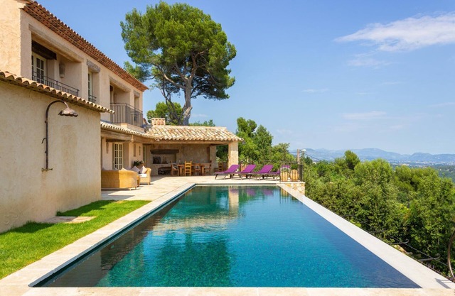Stunning Sea Views - Luxury architect designed villa, heated pool & tennis court