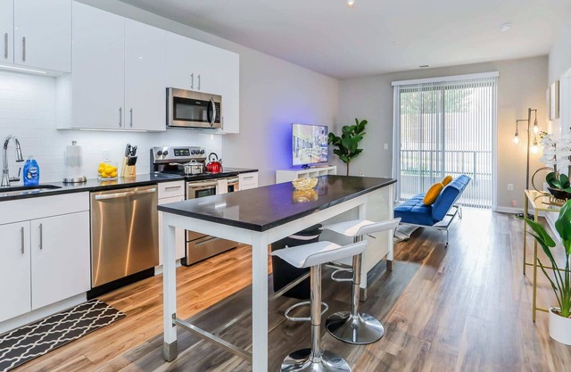 Stunning & Spacious 1Bd Fairfax, VA Free Parking