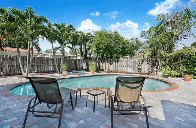 Stunning Tropical 4BR Oasis with Pool & Tiki Hut