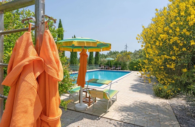 Stunning villa with hot tub, WIFI, A/C, private pool, TV, terrace, pets allowed and panoramic v.