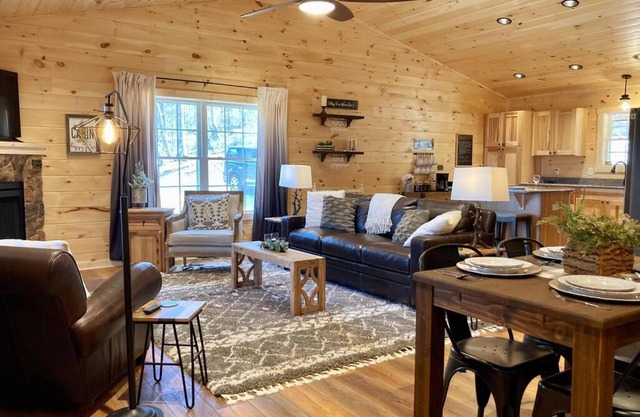 Stunning views, built 2022, sleeps 6!