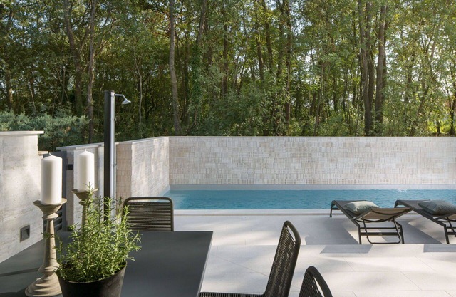 Stunning villa for 10 guests with private pool, WIFI, A/C, TV, terrace and parking
