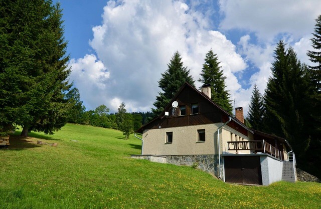 Stunning villa for 6 people with WIFI, TV, terrace, pets allowed, panoramic view and parking