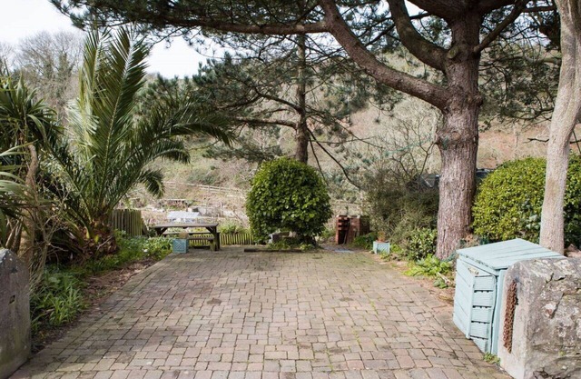 Stunning villa for 6 people with TV and parking