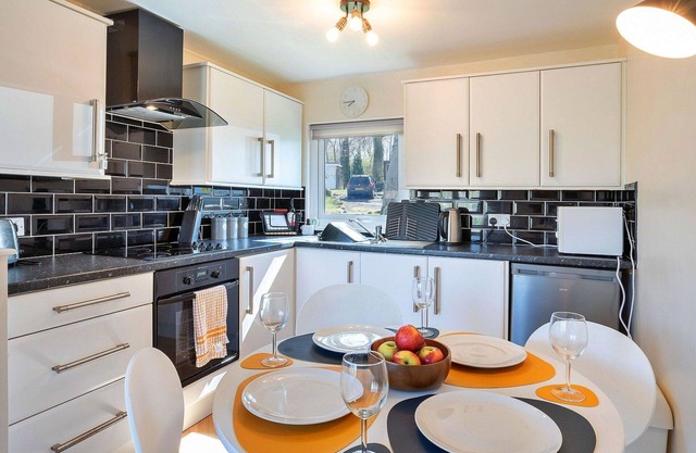Stunning villa for 5 guests with WIFI, pool, terrace, pets allowed and parking
