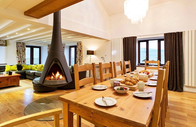 Stunning villa for 10 people with WIFI, TV and parking