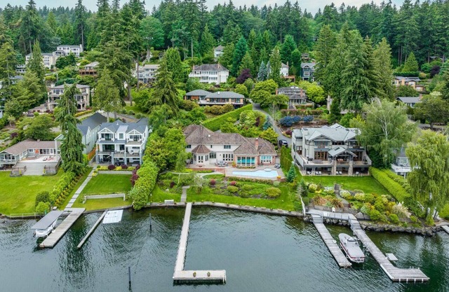 Stunning Waterfront Mansion w Pool n Hottub