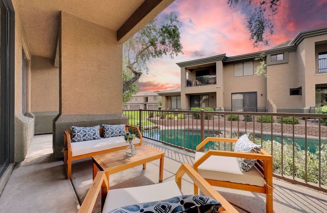 Stunning Waterview Condo in the heart of Chandler, Az! 30 Night Min.