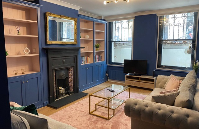 Stunningly Large Apartment Next to British Museum