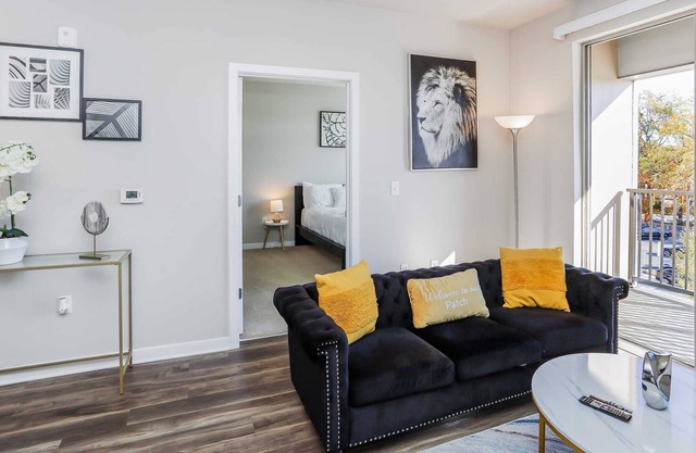 Stylish 1 Bd Central Fairfax GMU