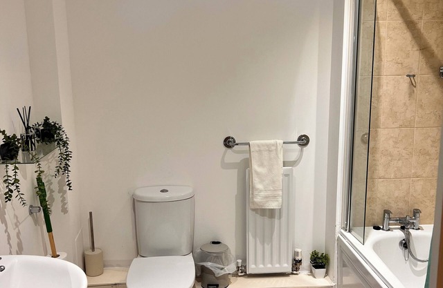 Stylish 1 bedroom flat fast transport links