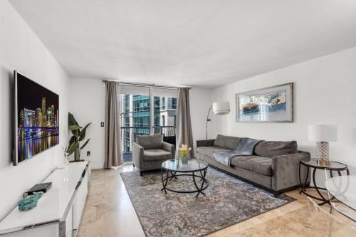 Stylish 1BR Brickell Retreat Walk to Everything