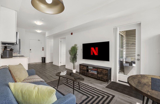 Stylish 1BR Condo in Prime Location with Parking and Wi Fi