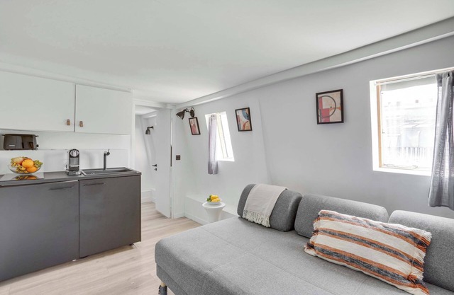 Stylish 1BR Flat near Place de la Republique