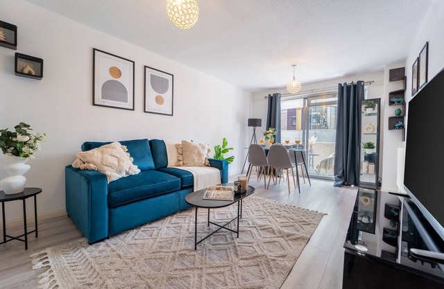 Stylish 1BR with Balcony near Soho
