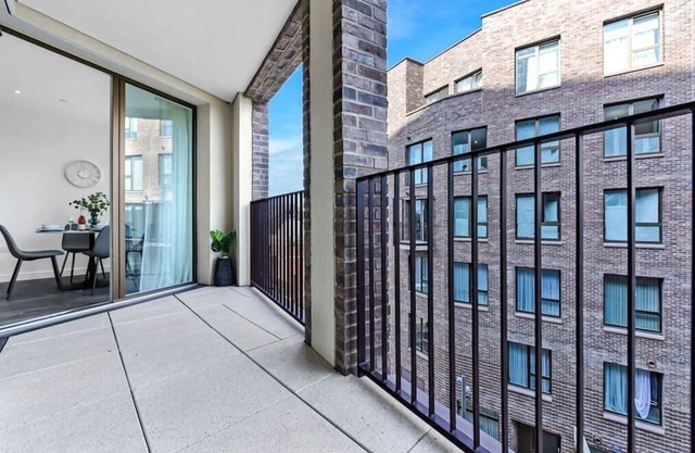 Stylish 2-BD for Trendy Urban Travelers - Sleeps 5