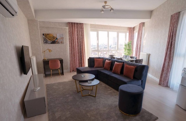 Stylish 2-bedroom apartment near Mall of Istanbul