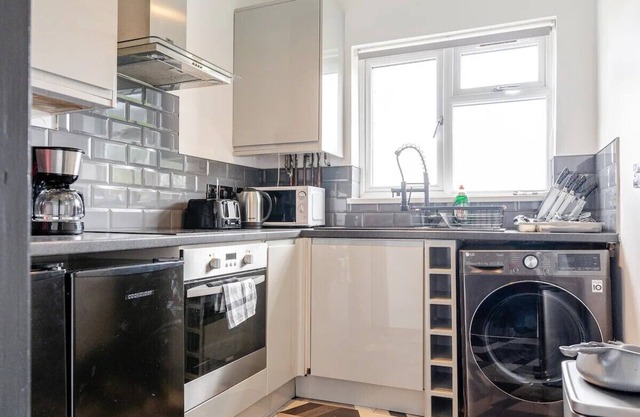 Stylish 2 Bedroom Birmingham Apartment