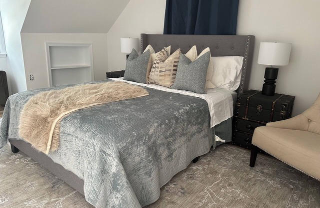 Stylish 2BR House Near Stony Brook University and shopping, fully renovated