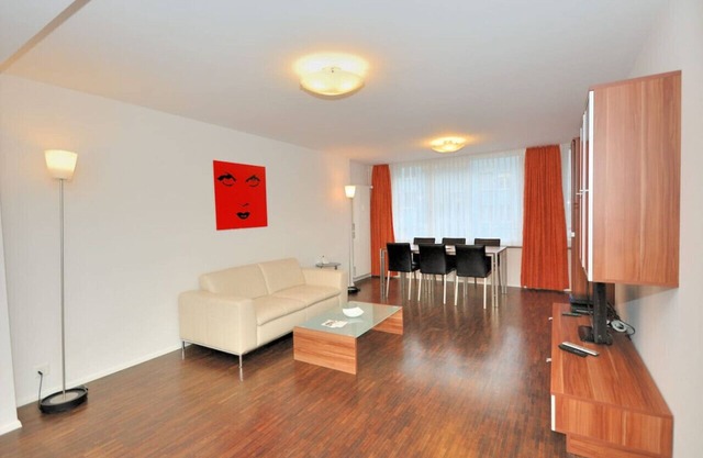 Stylish 2BR near lake - Flower 3