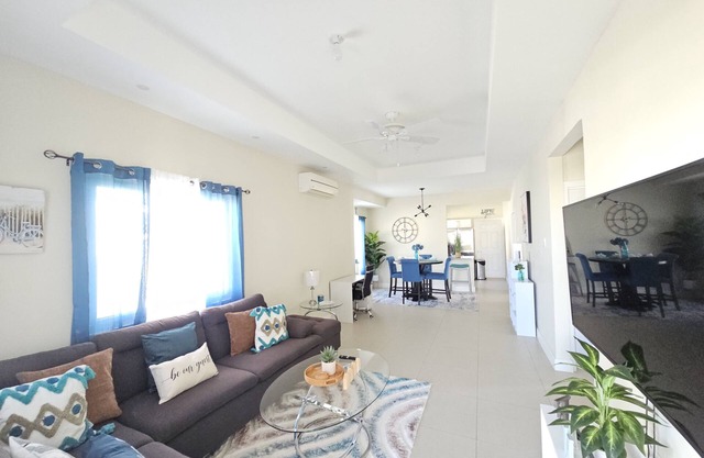Stylish 3-Bedroom Retreat in Lucea – WiFi, AC, Pools, Beach & More!”