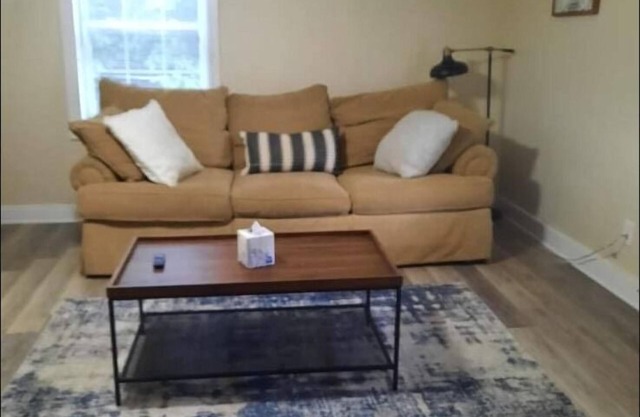 Stylish and Convenient with WiFi & Fenced yard