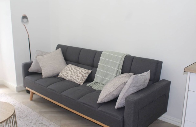 Stylish & Bright Flat | Near City | Free Parking & Fast Wi-Fi