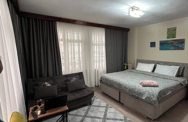 Stylish Central Istanbul Apartment – Perfect Location Near Shops & Restaurants