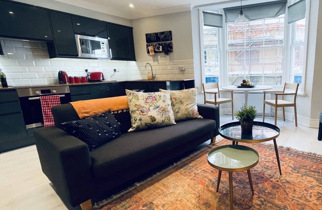 * Stylish * Central * Sea View * Modern