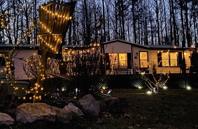 Stylish Cozy Cottage Snuggled in a Zen Botanical Oasis UNDER THE STARS!