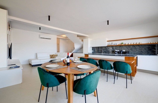 Stylish Duplex in a Tranquil, Central Area