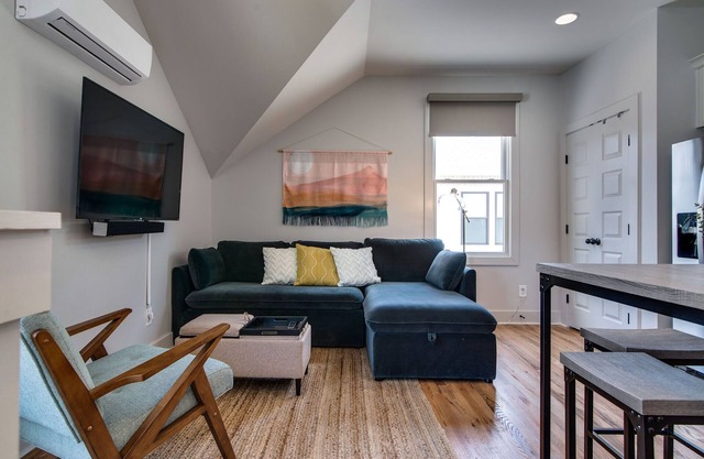 Stylish East Nashville Townhouse with Parking