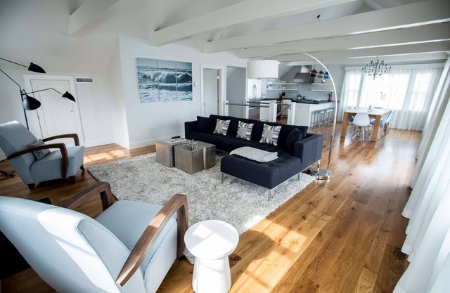 Stylish Modern 4 Bedroom Beach House With Water View