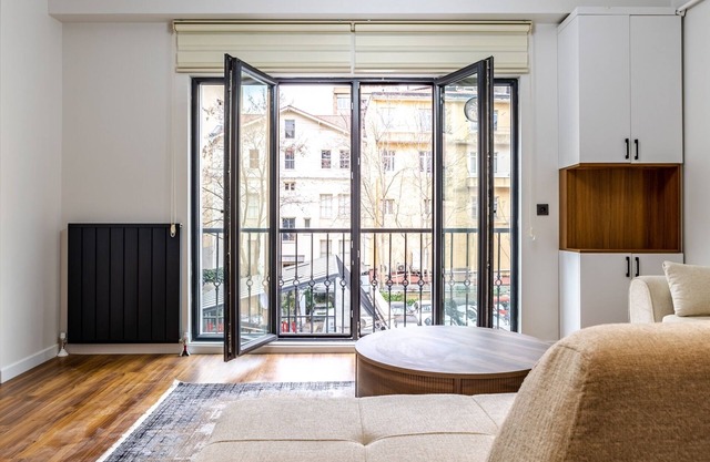 Stylish Modern Flat in Nisantasi's Heart