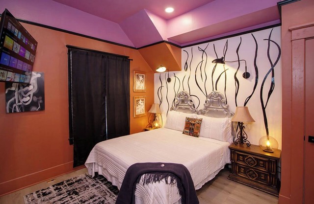 Stylish "NEW" Home- Hot Tub - Near Downtown, PHX Airport, and ASU